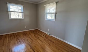 8001 HAMMOND St, Alexandria, VA 22309