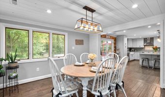 8605 ARDFOUR Ln, Annandale, VA 22003