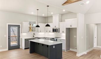 26 Carew Dr, Bella Vista, AR 72714