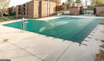 7802 DASSETT Ct T-3, Annandale, VA 22003