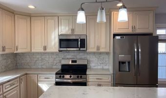 793 Pond St, Bridgeport, CT 06606