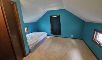 142 Forest Park Rd, Arnolds Park, IA 51331