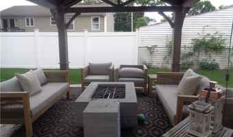 176 Vernon St, Warwick, RI 02889