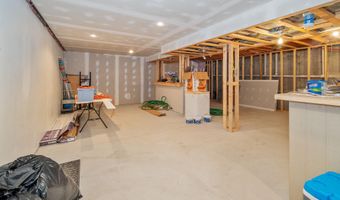1129 Meadowdale Rd, Altamont, NY 12009