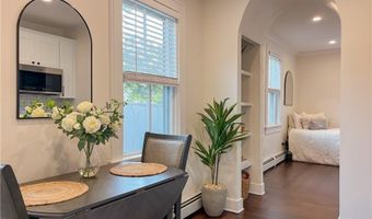 51 Poplar St 1R, Newport, RI 02840