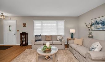 749 Park Ave, Belford, NJ 07718