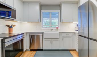 33 Imperia Pl, Aberdeen, NJ 07747