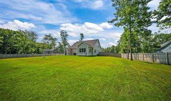 71 Signature Dr, Barrington, NH 03825