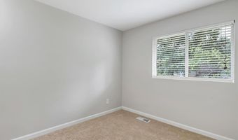 330 Whitehall Dr, Ballwin, MO 63021