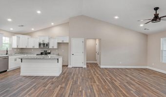 215 W Cofield St, Aurora, MO 65605