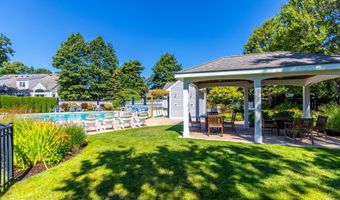 13 Hollyhock Knoll Ct 13, Bourne, MA 02532
