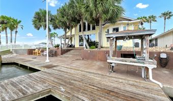 100 Dolphin Ct, Aransas Pass, TX 78336