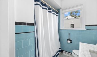 6 Cliff Ter, Newport, RI 02840