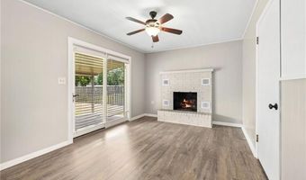 1208 NE 3Rd St, Bentonville, AR 72712