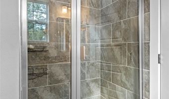 68 Elizabeth Dr, Bella Vista, AR 72715
