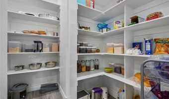 1010 Huntleigh Dr, Bentonville, AR 72713