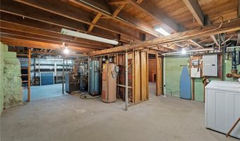 86 Oak St, Hopkinton, RI 02804