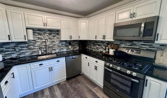 34 Venus Dr, Albany, NY 12211