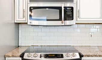 1007 Evergreen Rd, Anchorage, KY 40223