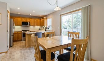 2932 SW Meadow Ridge Dr, Ankeny, IA 50023