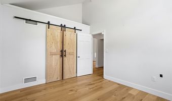 2420 Thomas Dr, Allison Park, PA 15101
