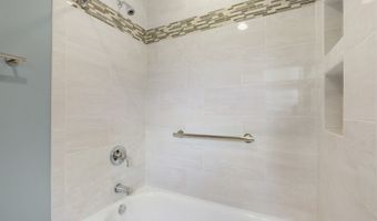 5 S Windsor Dr, Arlington Heights, IL 60004