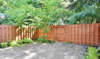 2402 WINDBREAK Dr, Alexandria, VA 22306
