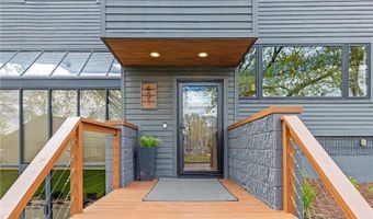401 River Ln, Anoka, MN 55303
