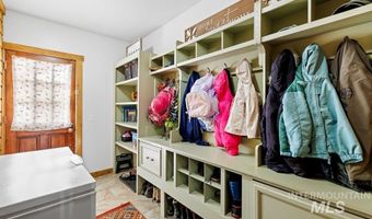 204 W Kerby St, Cascade, ID 83611