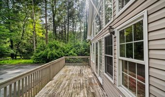 15 Shakespeare Dr, Albrightsville, PA 18210