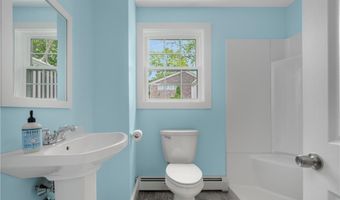 22 Hull St, Jamestown, RI 02835