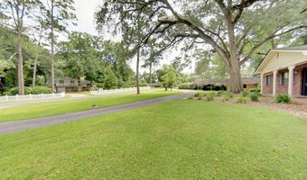 1402 Pineland Dr, Bainbridge, GA 39819