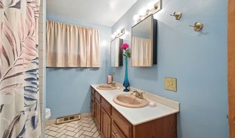 4289 Wedgewood Dr, Austintown, OH 44511