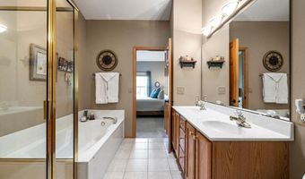 14425 Freesia Way, Apple Valley, MN 55124