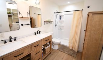 11622 N Venetian Way, Cromwell, IN 46732