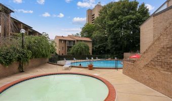 118 MONROE St #211, Rockville, MD 20850