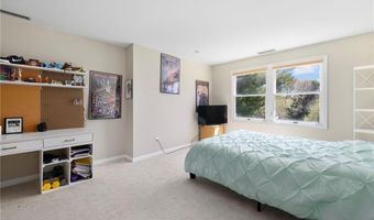 110 Osprey Dr, East Greenwich, RI 02818