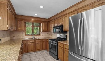 236 Indian Trl, Narragansett, RI 02874