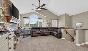 1873 Fox Pointe Dr, Arnold, MO 63010