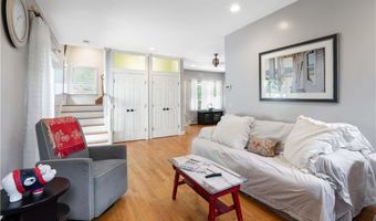 30 Loring Rd, Bristol, RI 02809