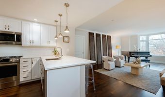 4915 HAMPDEN Ln 207, Bethesda, MD 20814