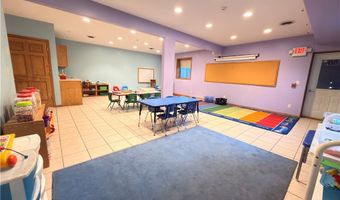 2328 N Hillcrest Pkwy, Altoona, WI 54720