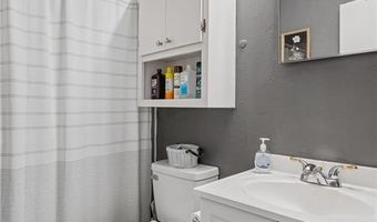 904 N St, Barling, AR 72923