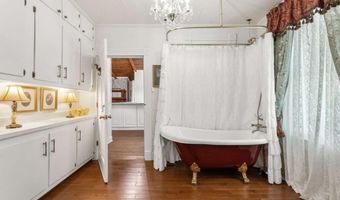 115 S Main St, Adairsville, GA 30103