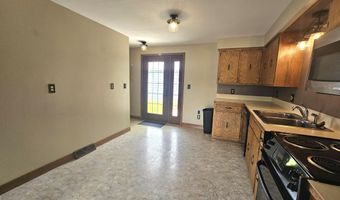 1403 S Lloyd St, Aberdeen, SD 57401
