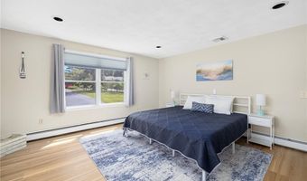 106 N River Dr, Narragansett, RI 02882