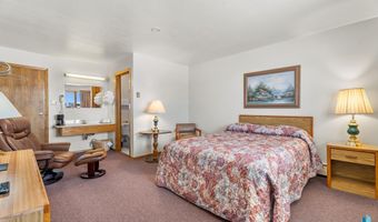 1409 Cedar St, Beresford, SD 57004