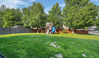 7821 Charlotte Cir, Anchorage, AK 99502