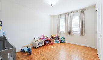 31 Salina Ave, Johnston, RI 02919