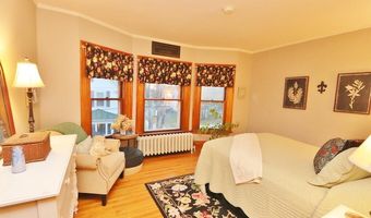 15 McKinley St, Bangor, ME 04401